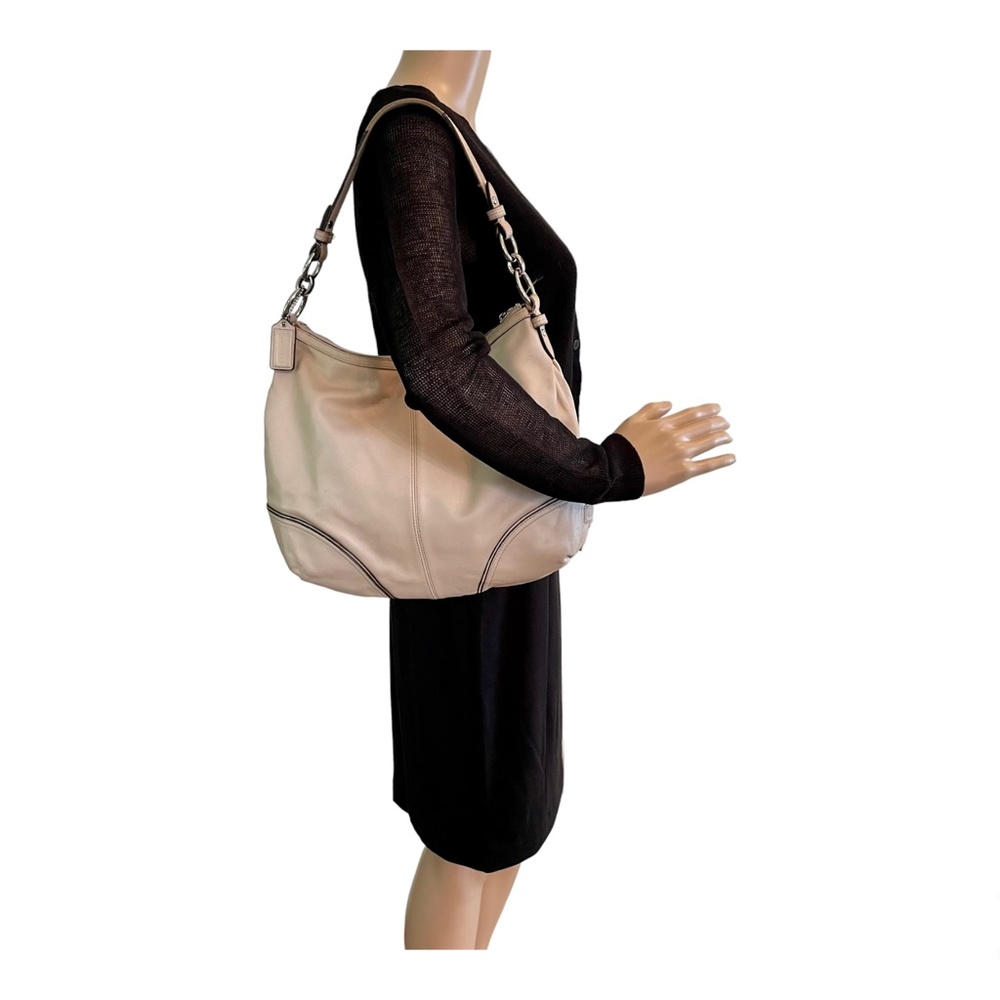 Coach Leather Beige Shoulder Hobo purple lining Hand Bag - Picture 3 of 16